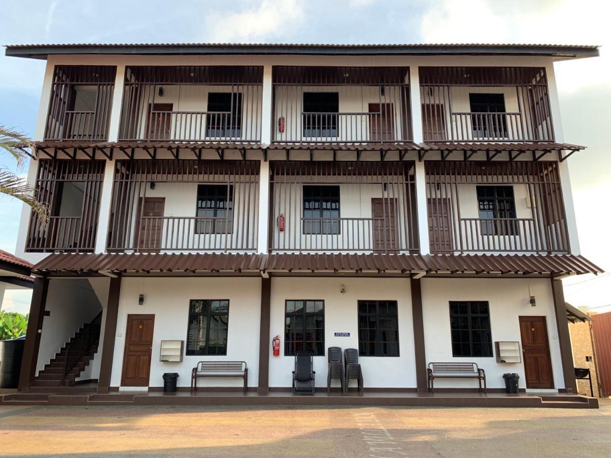 Wan Danisha Villa Inn Кота-Бару Екстер'єр фото