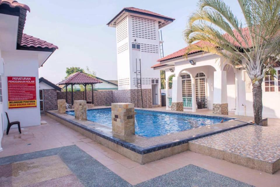 Wan Danisha Villa Inn Кота-Бару Екстер'єр фото