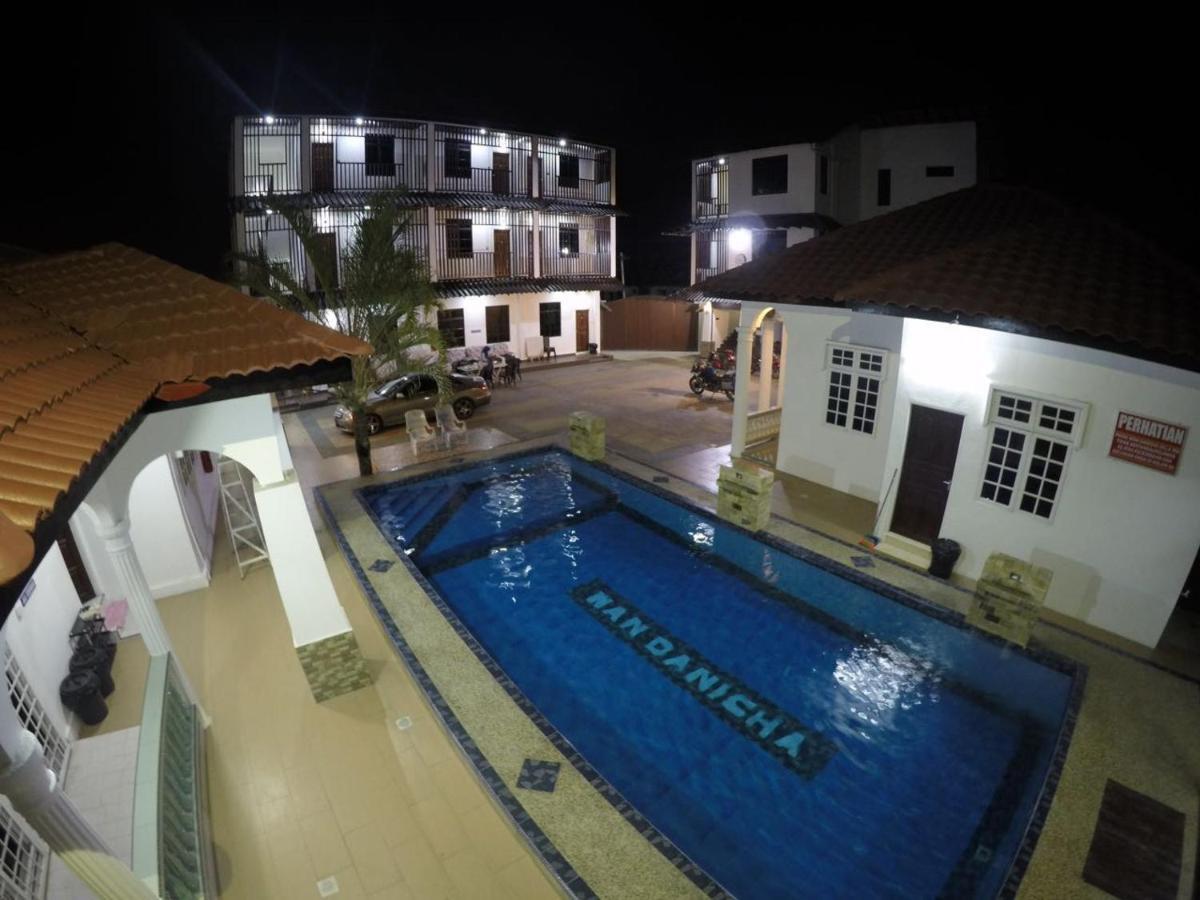 Wan Danisha Villa Inn Кота-Бару Екстер'єр фото